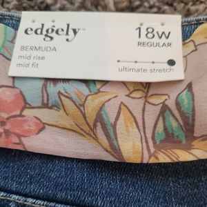 MAURICES edgely Bermuda shorts size 18W NWT